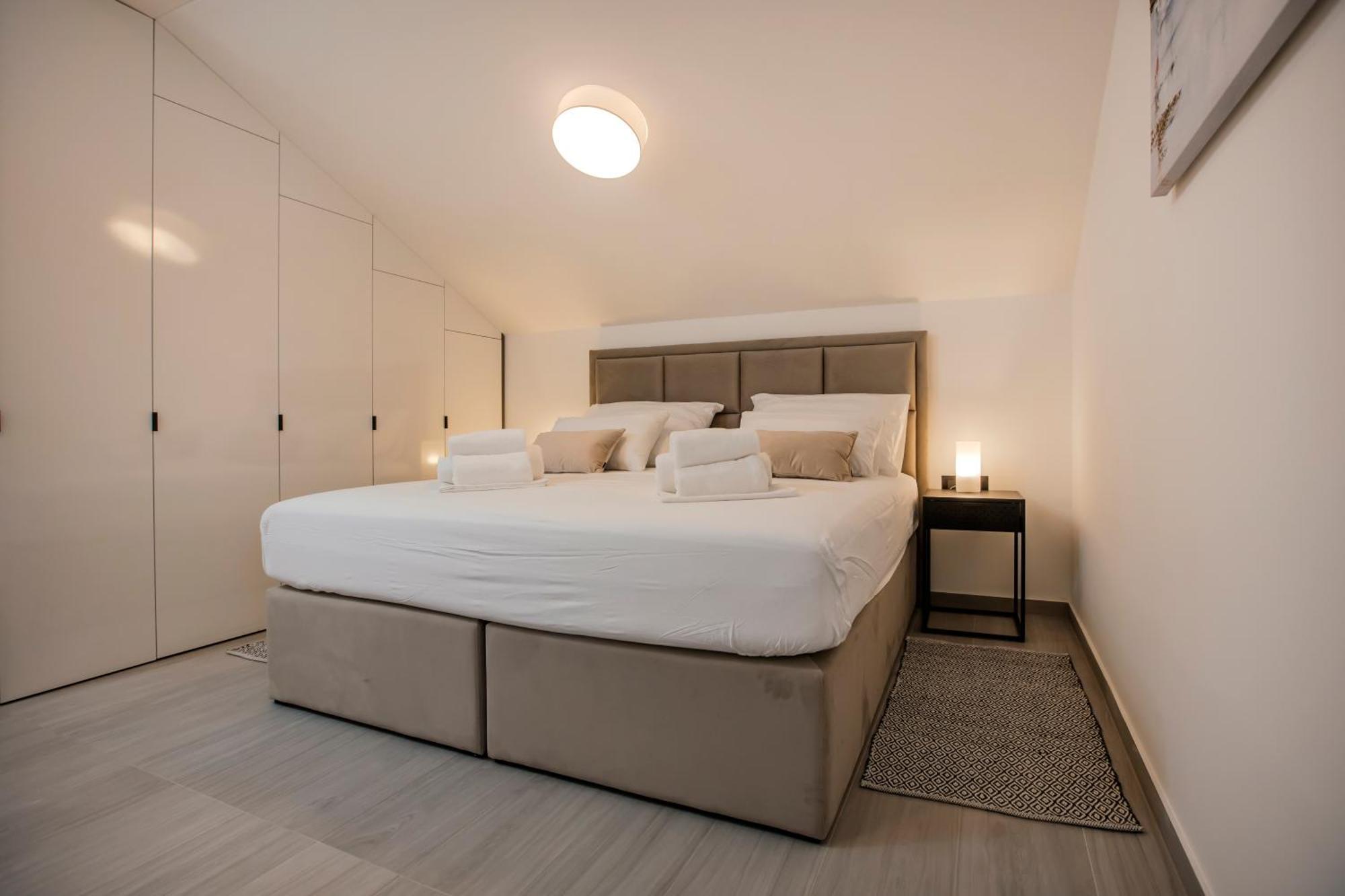 Apartment M&a *